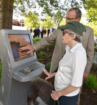 Edmonds Veterans Plaza Information Kiosk Dedicated